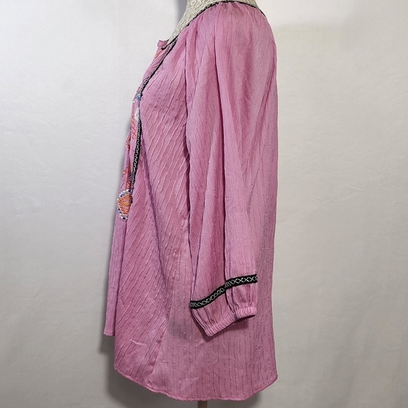 Calessa Tunic Embroidered Jewel Notch Neck Wrist Length Sleeve Pink Pull-On SZ L - Picture 9 of 15